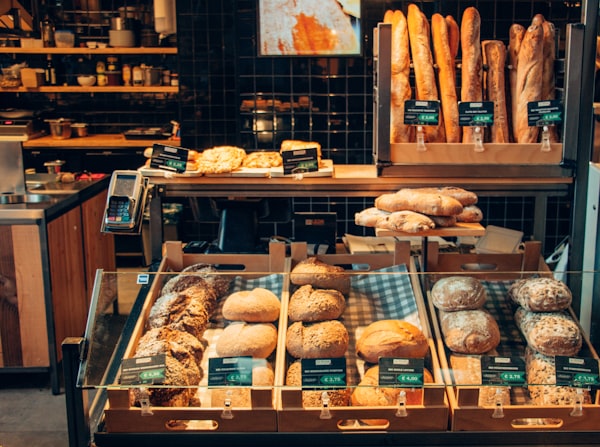 Étal de pains dans la boutique